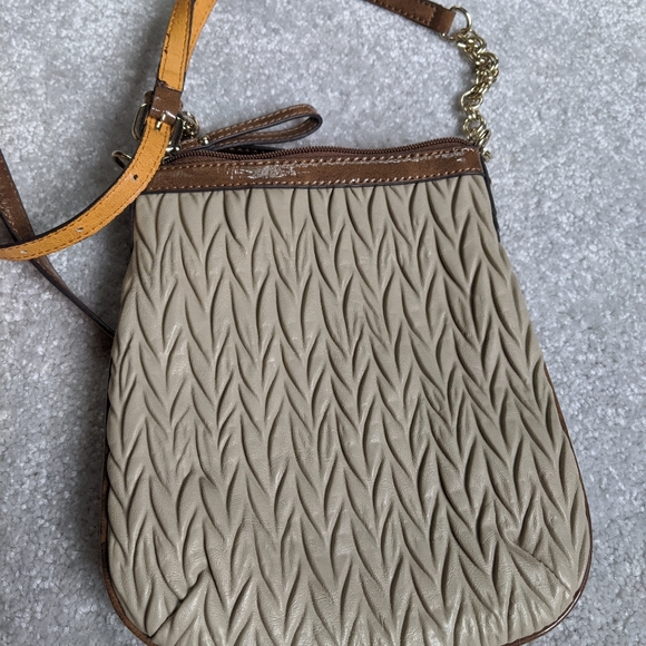 Guess crossbody purse - Picture 5 of 7